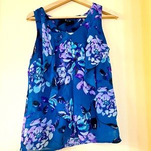 Teal top. Flowy with key hole back. Very flattering! Size S.